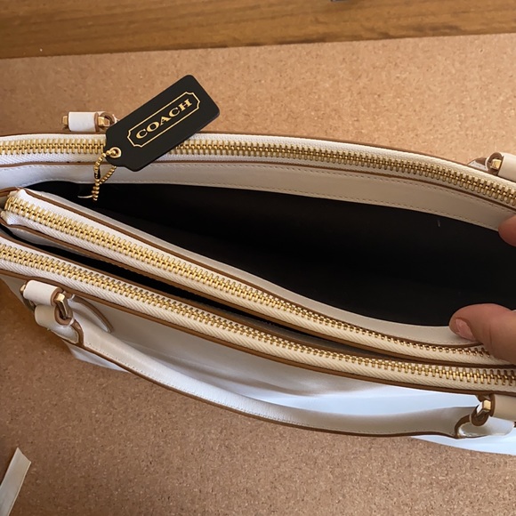 Rare white Coach top handle handbag - Picture 7 of 17